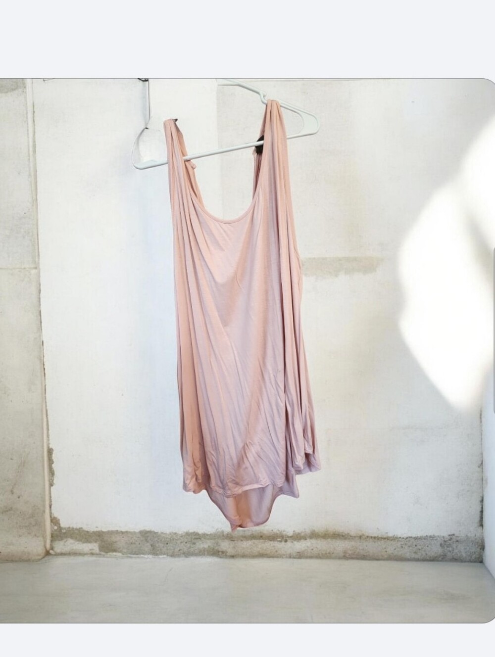 Soft Scoop-Neck Tank in Blush Pink■ EUC》 Final Price》 Check Out Back Of Top《